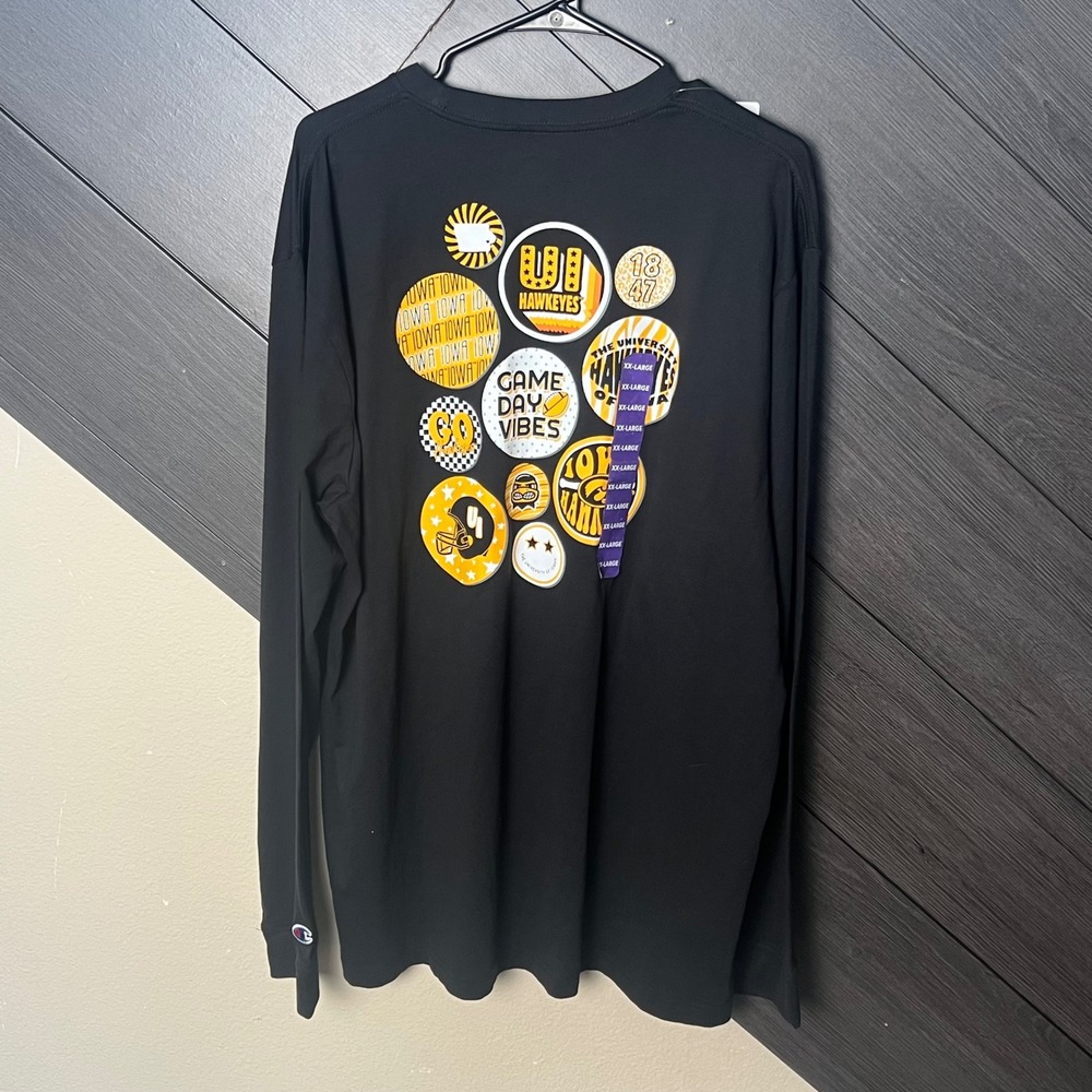 Champion Men's Iowa Hawkeyes Long Sleeve Pocket Tee 2XL Black NWT - Picture 2 of 6